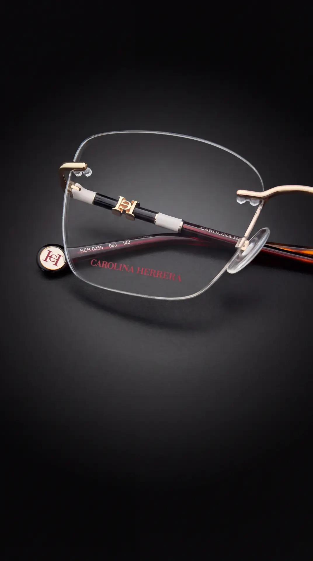 Ramă Carolina Herrera pentru adulți, disponibilă în showroom-ul ArenaMed Optics, Sector 2 București