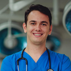 Dr. Armat Ionel-Emanuel, medic cardiolog pediatru la ArenaMed
