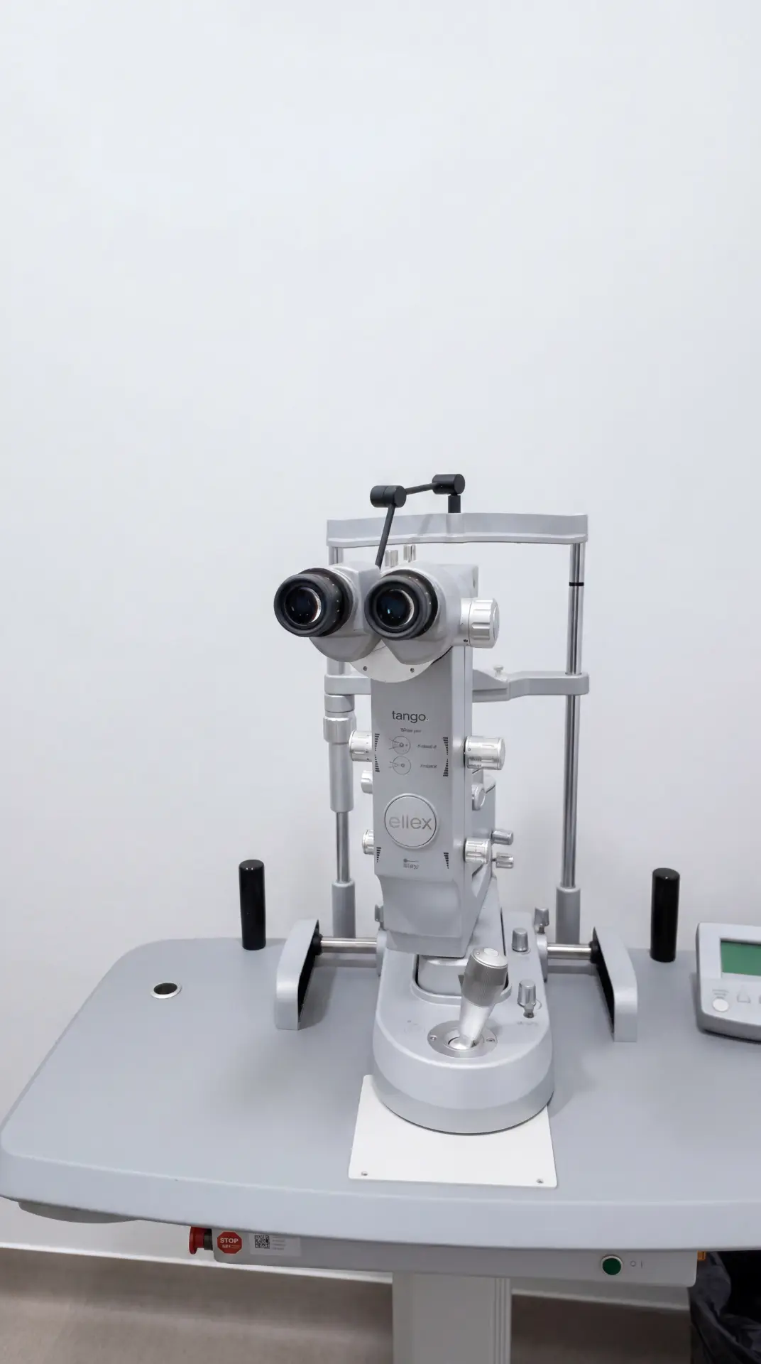 Laser oftalmologic Ellex Tango pentru capsulotomie și iridotomie YAG, ArenaMed