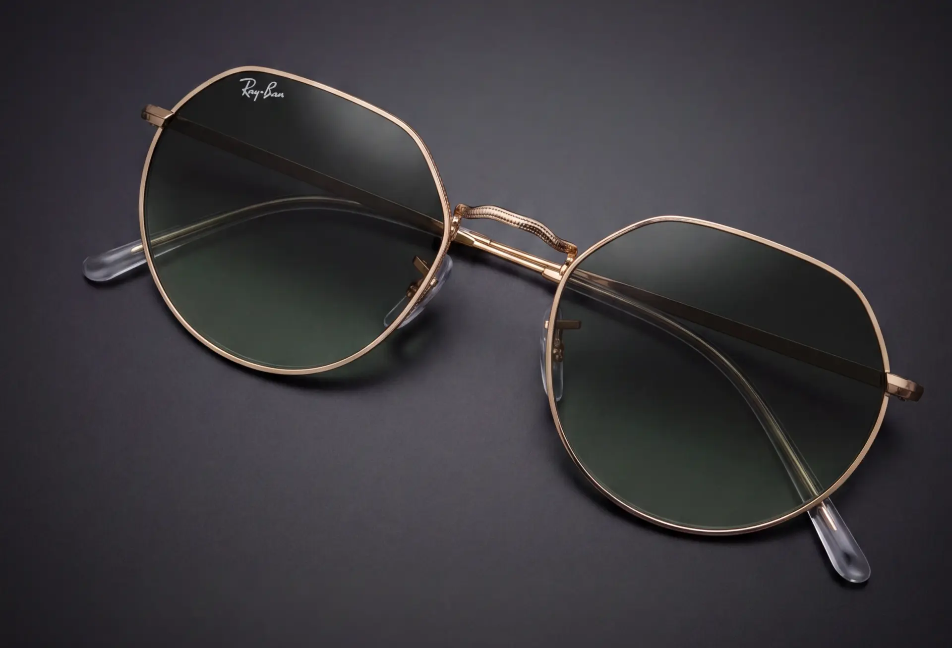 Ochelari Ray-Ban Jack pliați, cu logo Ray-Ban pe lentilă