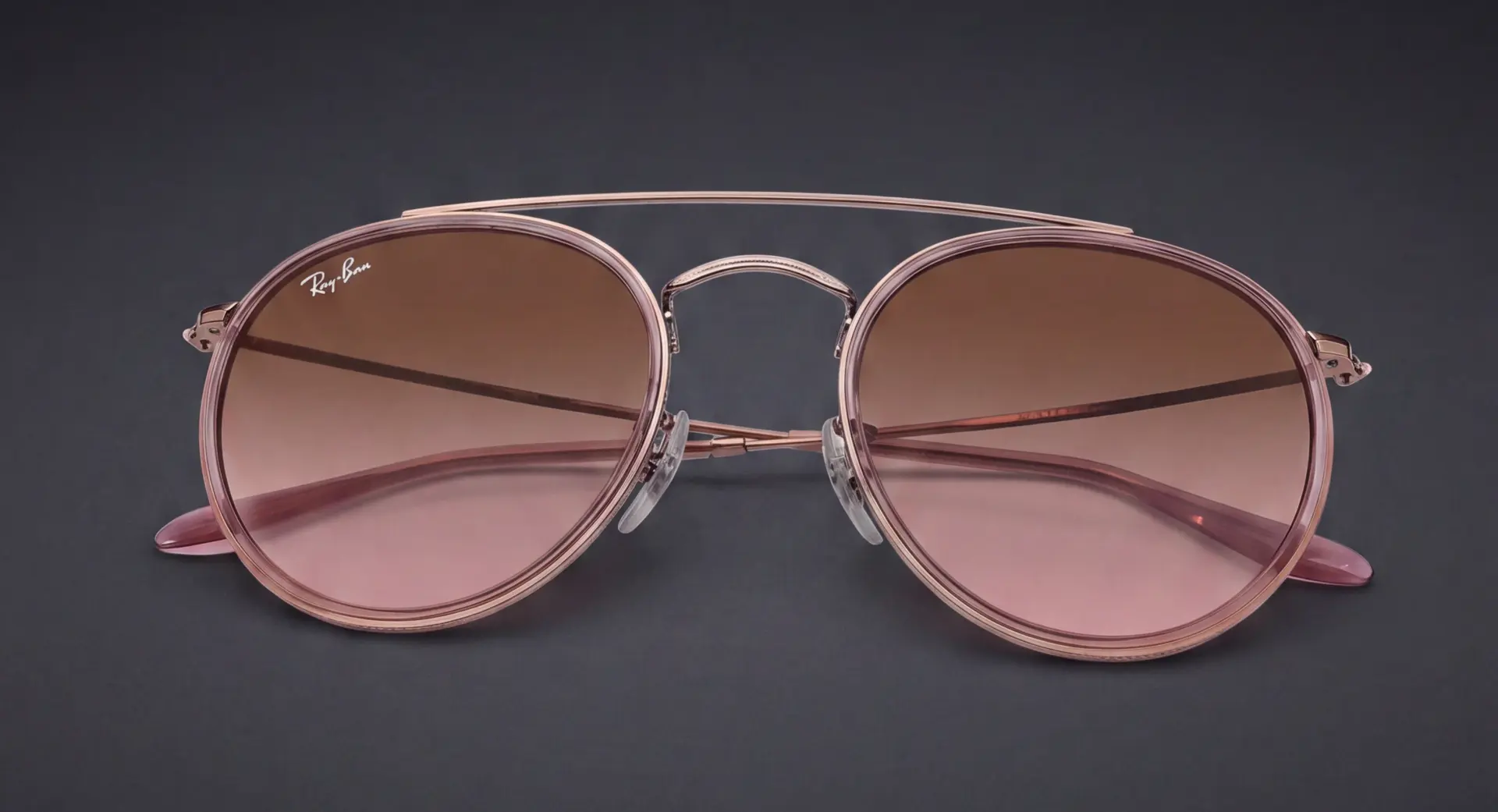 Ochelari Ray-Ban Round Double Bridge cu lentile roz-degradé, disponibili la ArenaMed Optics