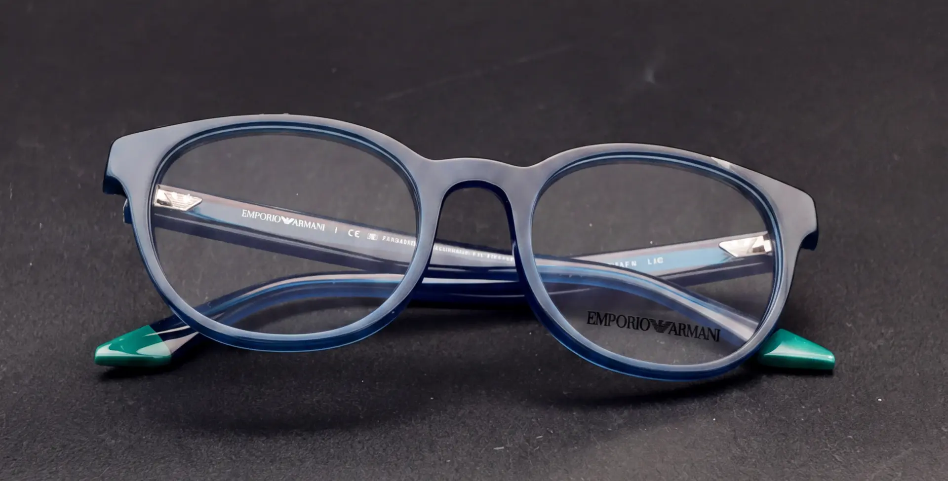 Ramă de ochelari Emporio Armani pentru copii, albastră cu accente verzi, la ArenaMed Optics